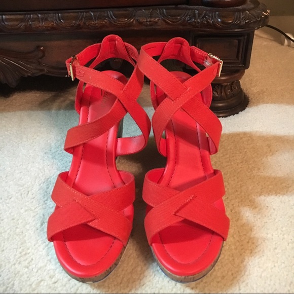Candie’s wedges size 8 - Picture 2 of 16